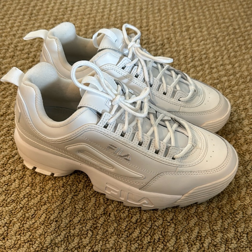 FILA Disruptor sneakers in white, size 9 (EUR 40)